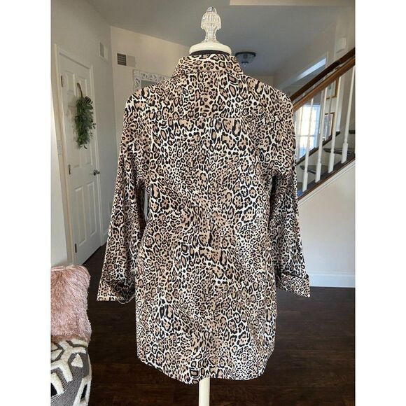 Leopard Print Chico's Shirt (Size 1) - Picture 4 of 7